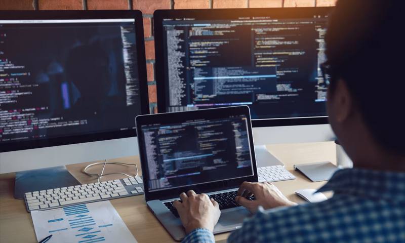 数据科学选型：R与Python如何赋能淮安区网站建设？
